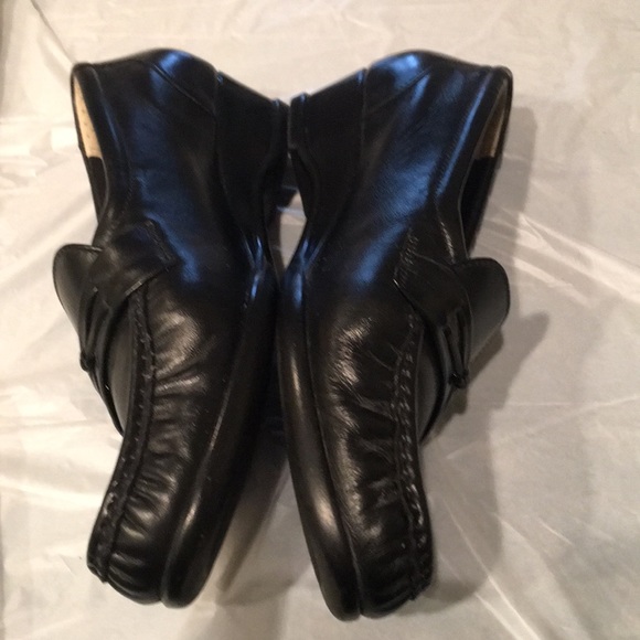 SAS Black 7.5 M Shoe w/ Slight Heel - Picture 8 of 8